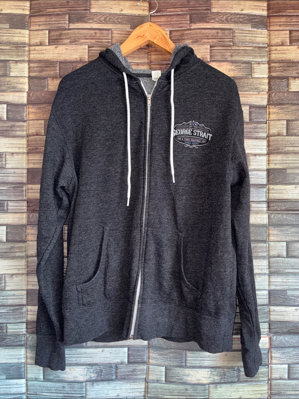 Pre Owned George Strait  Independent Trading Company Med. Gray Front Zip Hoodie